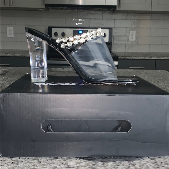 Clear & Black Slip On Heel - Picture 3 of 4